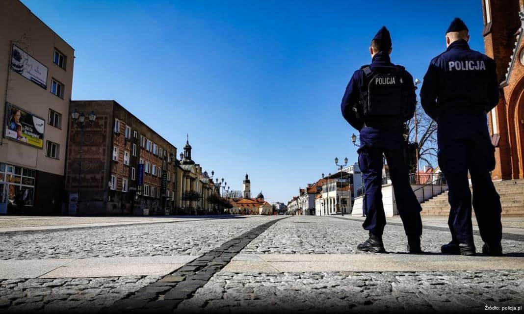 Interwencja policji w Łukowicy kończy się ujawnieniem nielegalnej broni